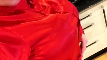 Busty brunette solo masturbation videos