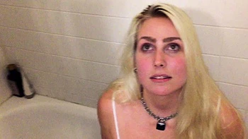 Sexy blonde chick solo masturbation videos