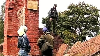 Hot FFM Outdoors Blowjob Threesome videos