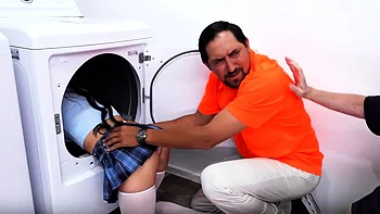 Sofie Reyez, Pixie Smalls- Emergency Daughter Swap videos