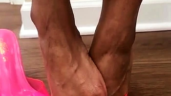Black Amateur Explore Hot Foot Fetish videos