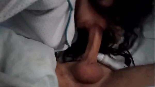 Mamada y masturbación para joven caliente con gran polla sale mucha leche videos