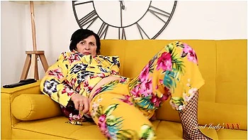 Aunt Judys - Judys Xxx - 63yo Mature Hairy Stepmom Minia Gets Caught Masturbating By Her Stepson videos