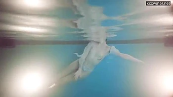Sasha Vetochka Goes Naked Into The Pool videos