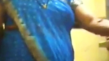 Big-Ass Indian Aunty in Blue Saree videos