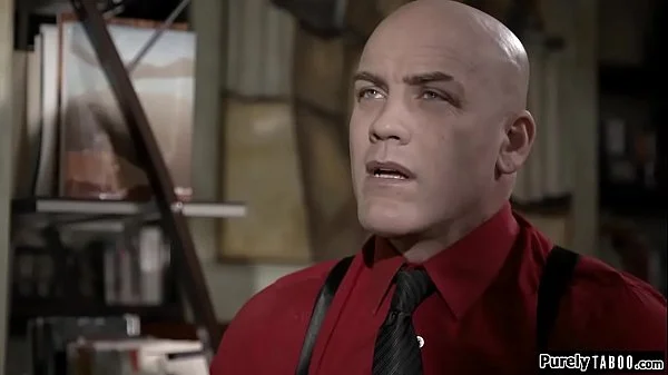 Principal uses teacher to lure a student videos