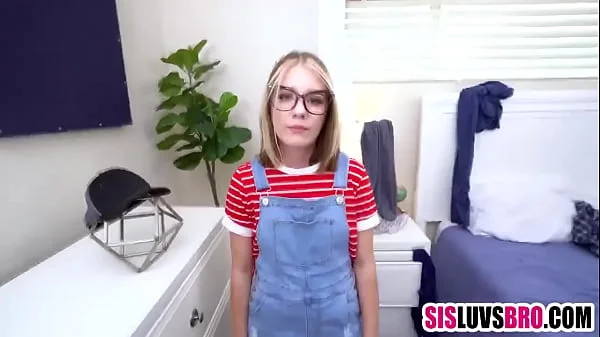 Stepdad peeps on stepdaughter sucking her stepbro videos