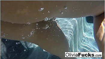 Horny Olivia Plays With Her Pussy Underwater - Olivia Austin videos