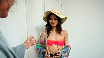 Small titted babe gives awesome blowjob videos