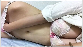 個人撮影添い寝アンクルてエッチなことを始める videos