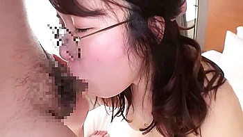 She puts it between her breasts and gives a titjob, then squirts when fingered. videos