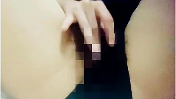 [amateur Video] Masturbation By Inserting My Hand Through The Gap In The Pants Even If I Put Up Wi videos