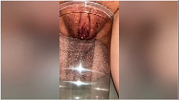 接写avを見たりクリを弄ったりしなから本気汁採取 videos