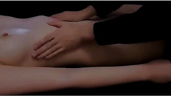 The Massage Ther Started Masturbating The Wet Pussy And Brought Her To Orgasm videos