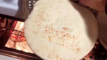 Haha Cook Her Pizza Then Her Pussy Make Out Flood videos