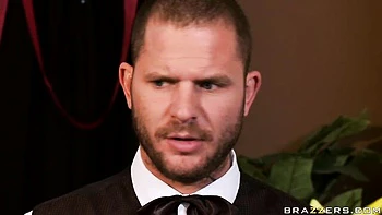 Fake-boobed brunette Diana Prince nicely penetrated by massive dick videos