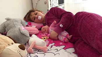 Skinny and young hottie Randy Ayn is enjoying jumping on a dick videos