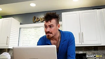 Lacey Jayne opens her tattooed ass for a pretty massive dick videos