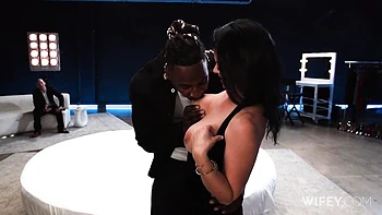 Nadia's long hair clip videos