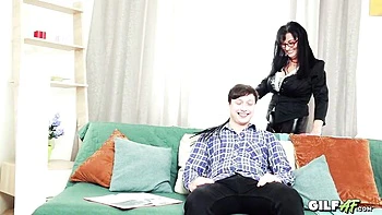 Watch bouncy Inna White's dirt videos