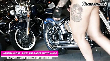 Milf scene with flashy Jarushka Ross from Bravo Models videos