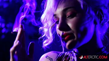 Kitty Quinn's spreading pussy smut by AltErotic videos