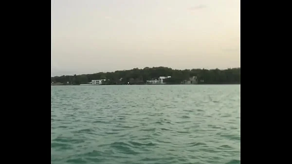 CHICA MAS CALIENTE DEL MUNDO SEXO PUBLICO MOTO DE AGUA MÉXICO videos