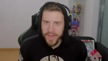 I Played The Wrong Five Night's At Freddy's (FNAF Nightshift) [Uncensored] videos