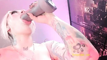 Girlfriend's squirting dirt by Bonga Cams videos