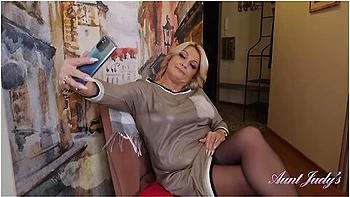 Judys Big Tit Milfs - Busty Mature Milf Linetta Is Home From The Office And Horny - Aunt Judys videos