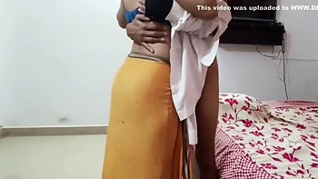 Landlord Stepsons Affair - Malik Ke Jawan Ladke Ne Kaam Wali Bhabhi Ko Pichhe Se Dabocha Fir Apna Lauda Chusaya videos