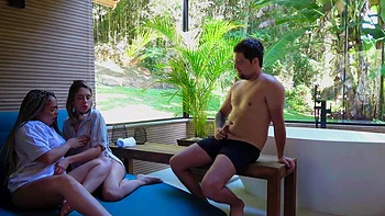 Scarlett Taylor and Naomi in a hot threesome fuck videos