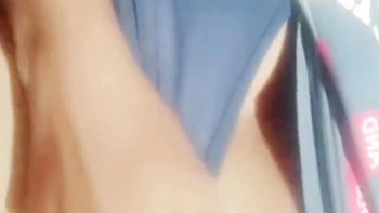 Bade Boobs Or Nipples Daba Rhi Hai Lovely Big Boobs Masterbation videos