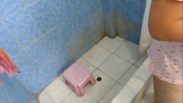 Mi primastra puta se trago el semen y el pis de mi esposo y no contenta dio un segundo semen en sus tetas videos