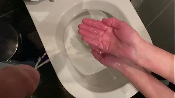 I keep his Dick when he Pee and next washing my hands in pissing videos