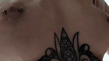 Pussy rubbing babe goes solo in shower play in hd videos