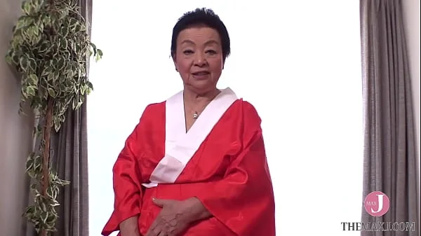 When Yuko Ogasawara, an 81-year-old widow, is a cheerful and energetic gives a massage to a young man, she shows off her age-old skills of making him impatience. - Intro videos