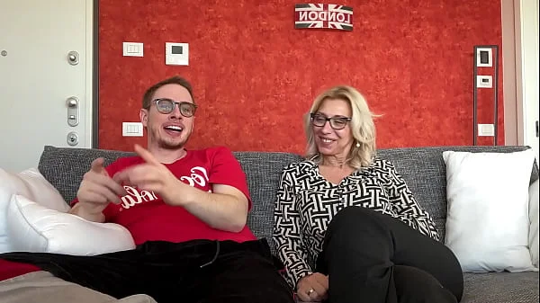 ISIDE72 ITALIANA SIGNORA SPOSATA SUCCHIA IL CAZZO DI MAX FELICITAS E SI FA SCOPARE A PECORA PRENDENDO TUTTA LA SBORRA videos