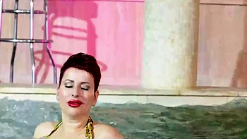 Busty MILF Lisa Pinelli in an Intimate Solo Scene videos