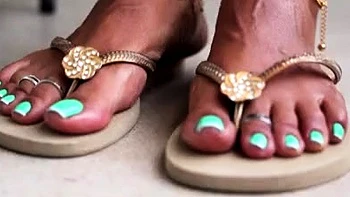 Black Amateur Explore Hot Foot Fetish videos