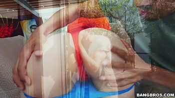 Mandy Muse Puts On a Show videos