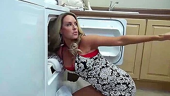 Stepmom Is Stuck, Its Time For Fuck videos