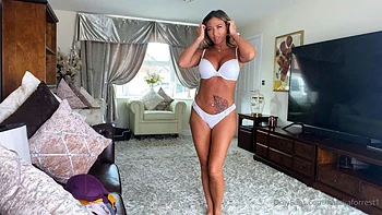 Big Boobed Blonde Masturbates With A Dildo In The Bathroom videos