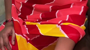 Hot Maamy Ji Ne Lund Hilate Hue Dekha videos