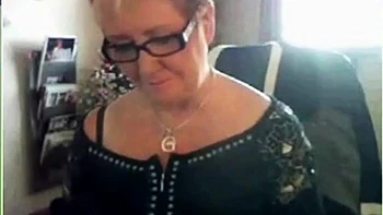 Vieille montre son cul - Une webcam franaise avec une grann videos