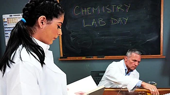 Younger college angel fingering her constricted pussy videos