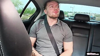 Small-tit and young chick Tess Thompson knows how to suck videos