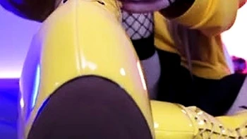 Queenie Steph High Heels And Bare Feet videos