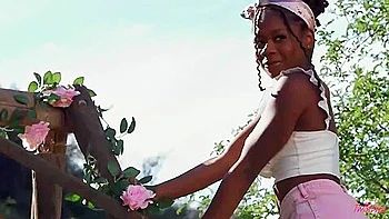 Gorgeous Ebony Hazel Grace Is Touching Her Hungry Hole With Love videos