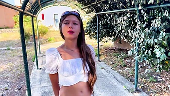 Ariana cooks Anita... - Jacquie et Michel TV videos